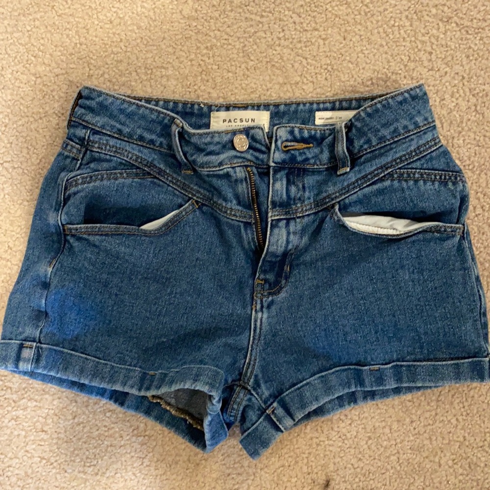 Pacsun mom jean shorts in size 26!